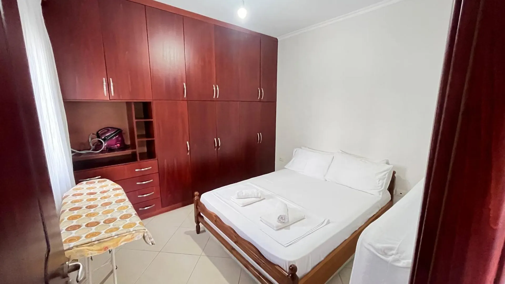 Apartment 1-Bedroom Condo With Free Parking On Premises Sarande