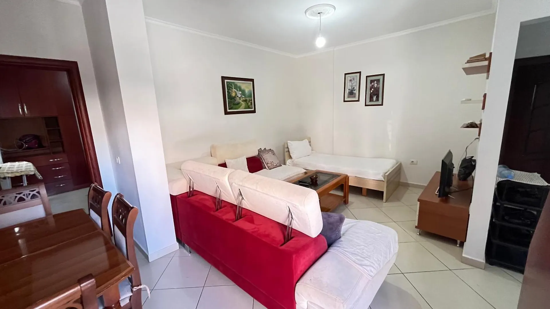 Apartment 1-Bedroom Condo With Free Parking On Premises Sarande